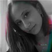 Diplomata al liceo classico, propone lezioni di italiano, storia, geografia per tutti i livelli scolastici. Offre supporto scolastico per bambini di scuola elementare e media